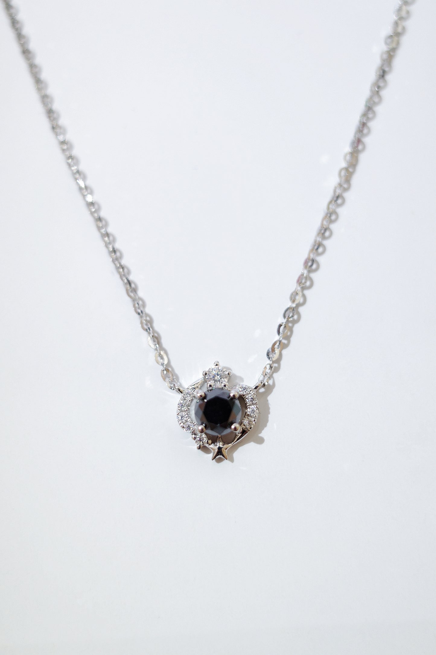 需訂製-•Pisces•18K GOLD BLACK DIAMOND NECKLACE