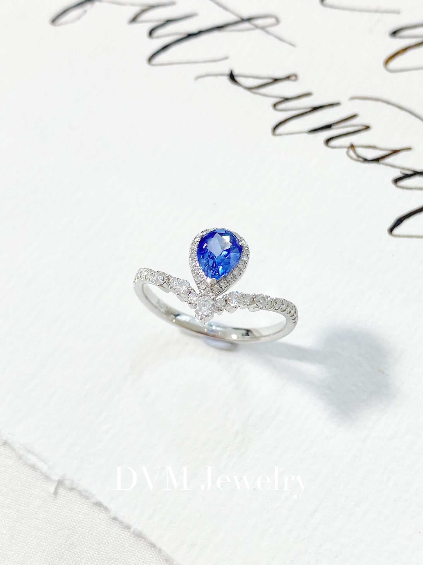 18K WHITE GOLD SAPPHIRE RING | Grs0040