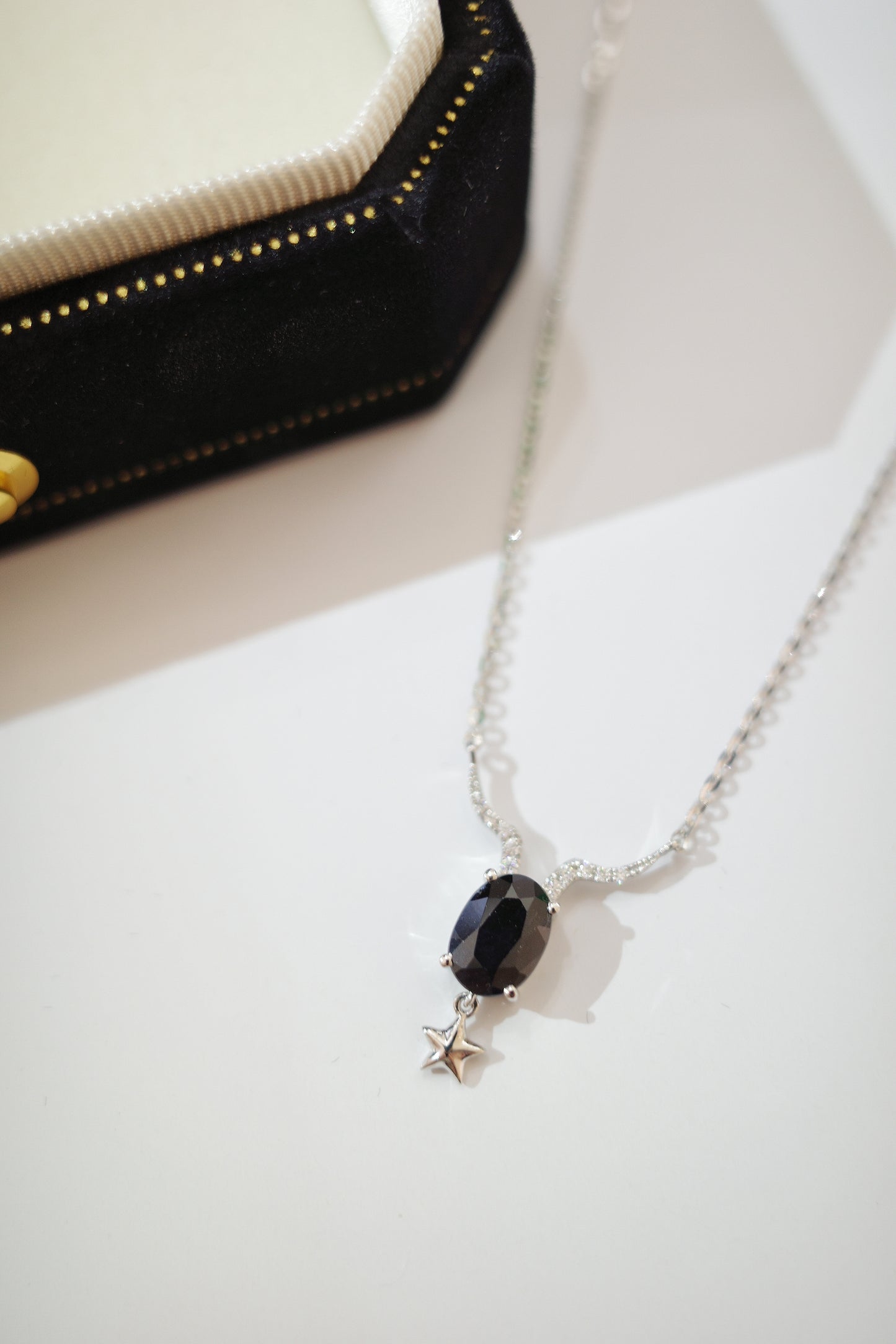 需訂製•Capricorn•18K GOLD BLACK DIAMOND NECKLACE