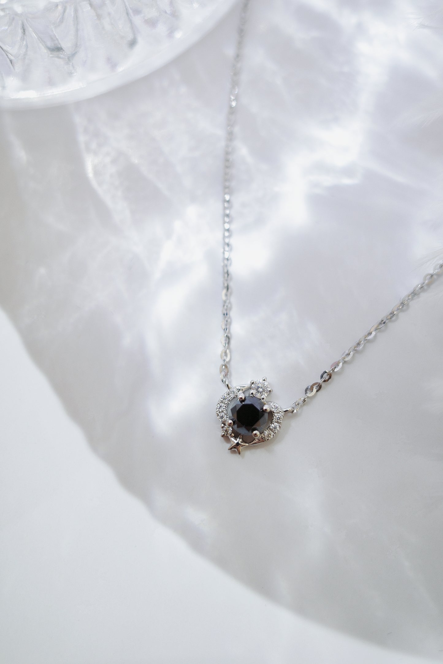 需訂製-•Pisces•18K GOLD BLACK DIAMOND NECKLACE