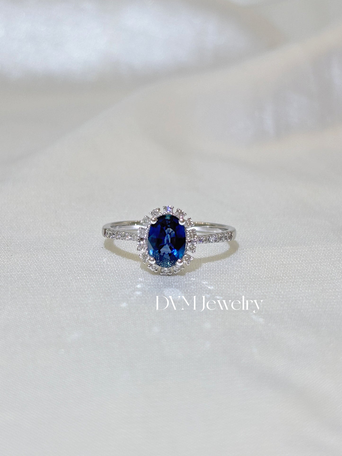 18K WHITE GOLD SAPPHIRE RING | Grs0054