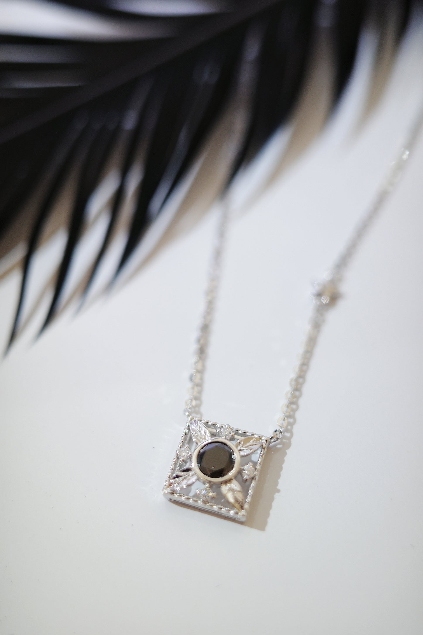 需訂製•Virgo•18K GOLD BLACK DIAMOND NECKLACE