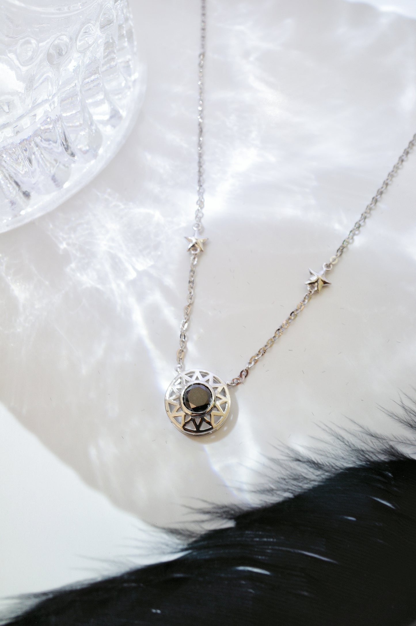 需訂製•Leo•18K GOLD BLACK DIAMOND NECKLACE