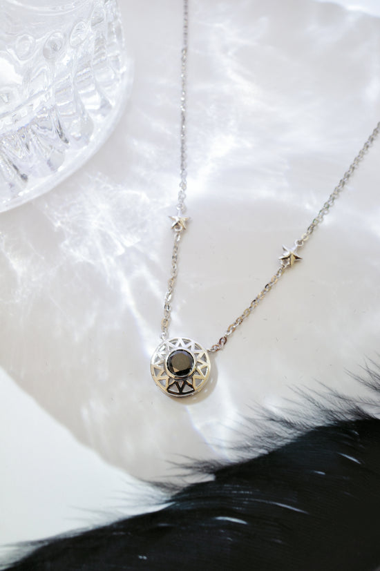 需訂製•Leo•18K GOLD BLACK DIAMOND NECKLACE