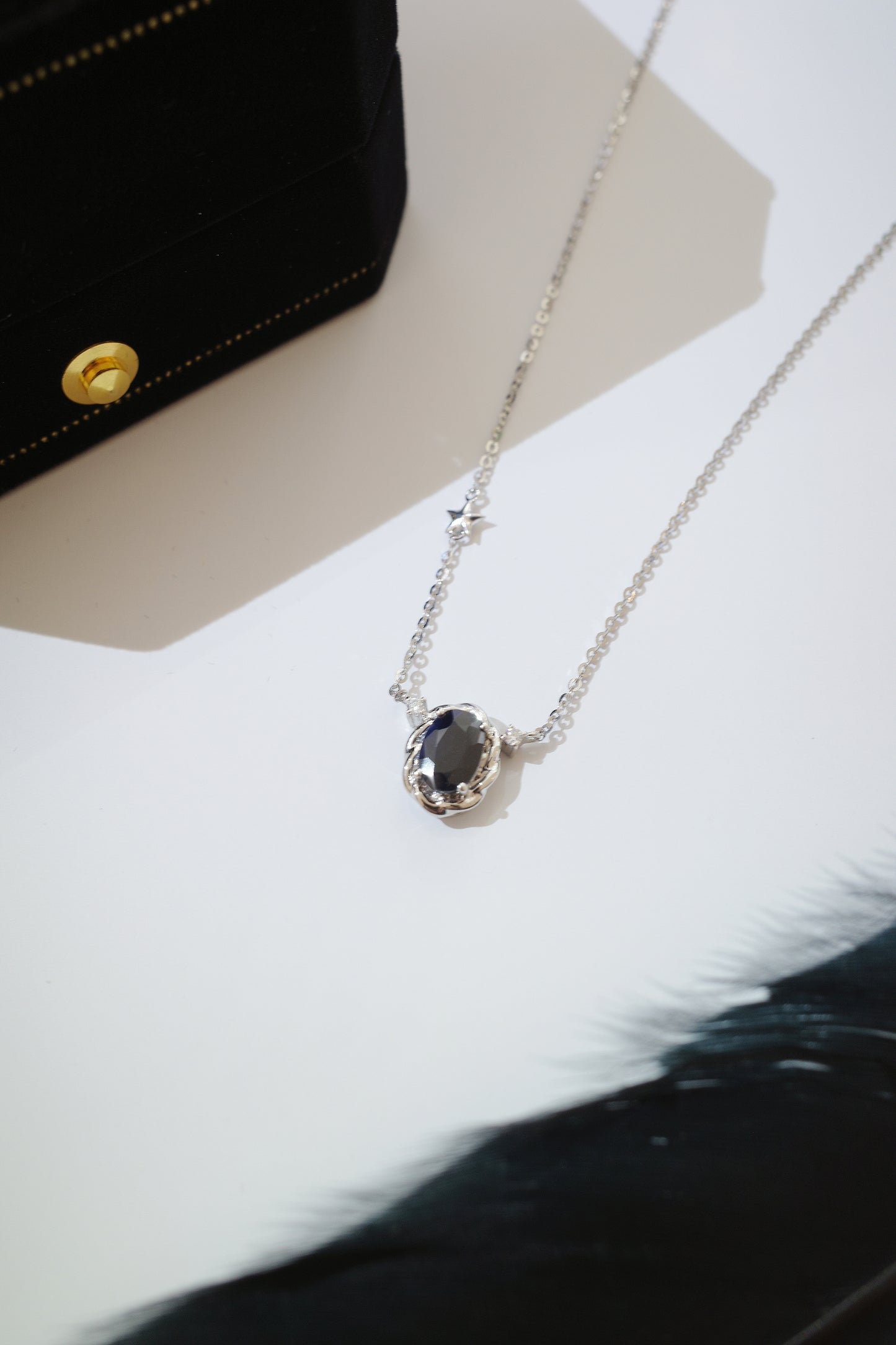 需訂製•Aries•18K GOLD BLACK DIAMOND NECKLACE