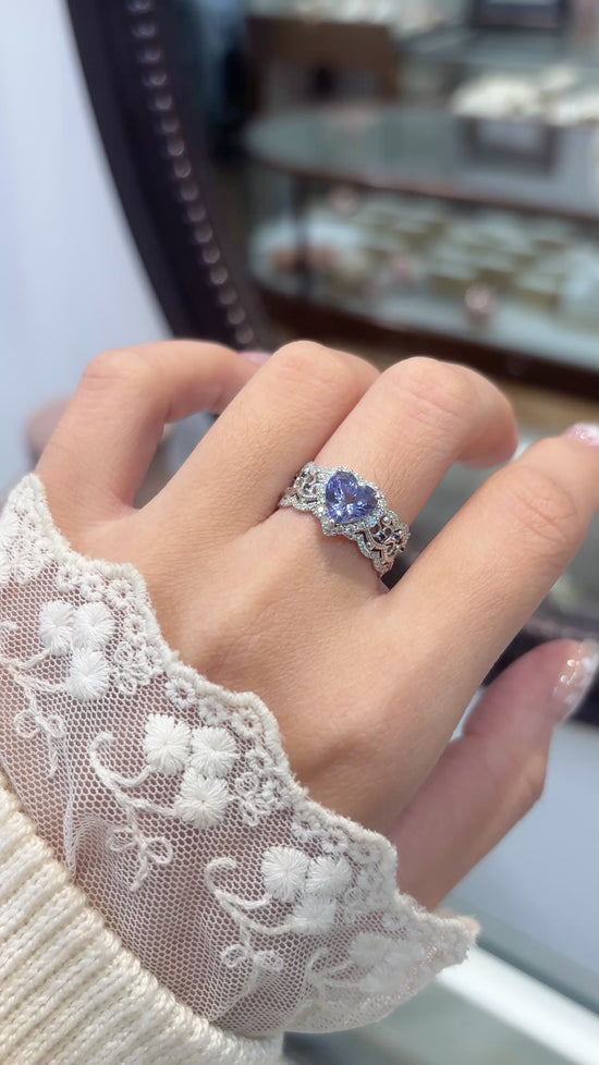 Load and play video in Gallery viewer, 18K WHITE GOLD TANZANITE RING |Grta0005
