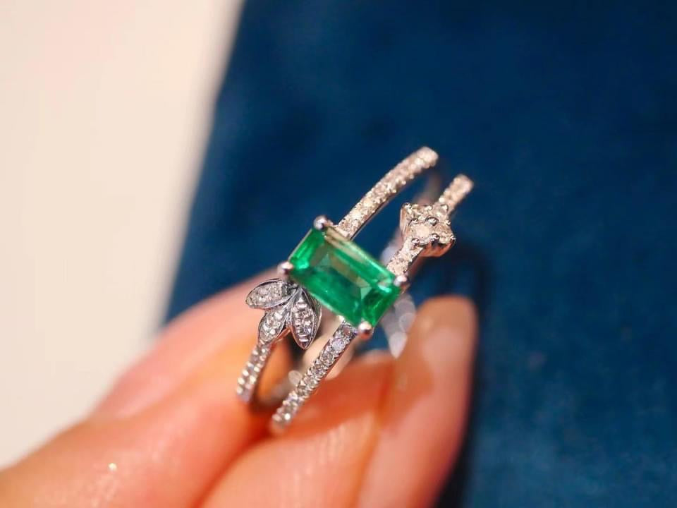 需訂製-18K GOLD EMERALD RING